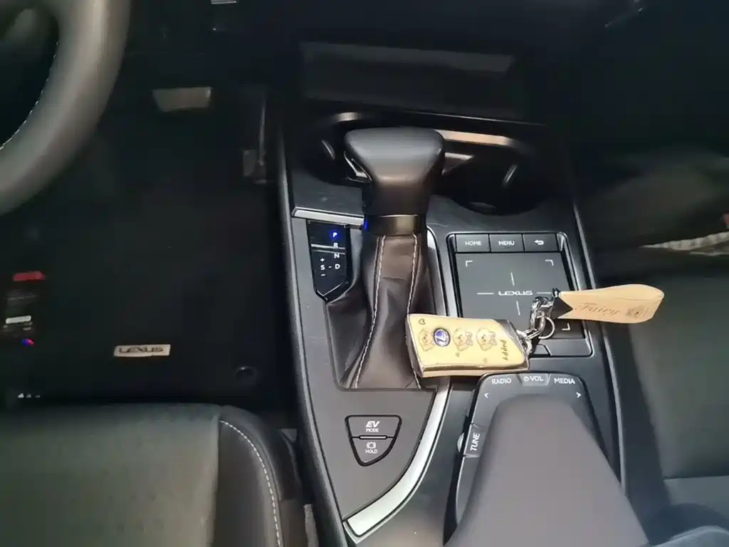 Lexus UX — миниатюра 14