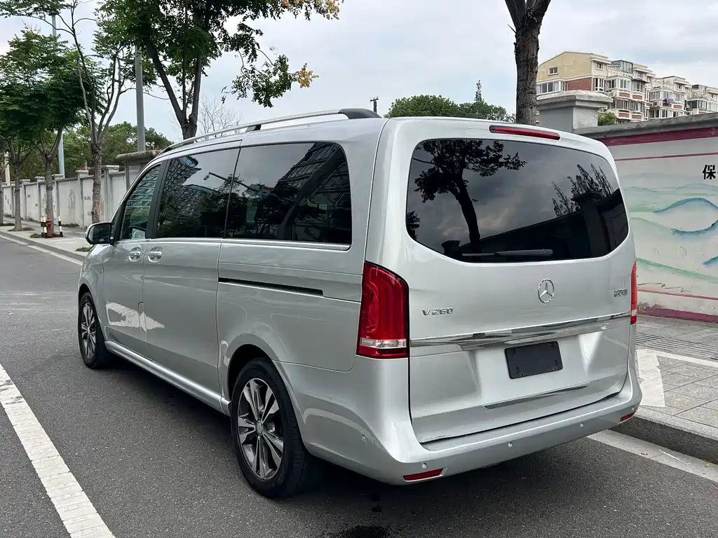 Mercedes-Benz V-Class — миниатюра 18
