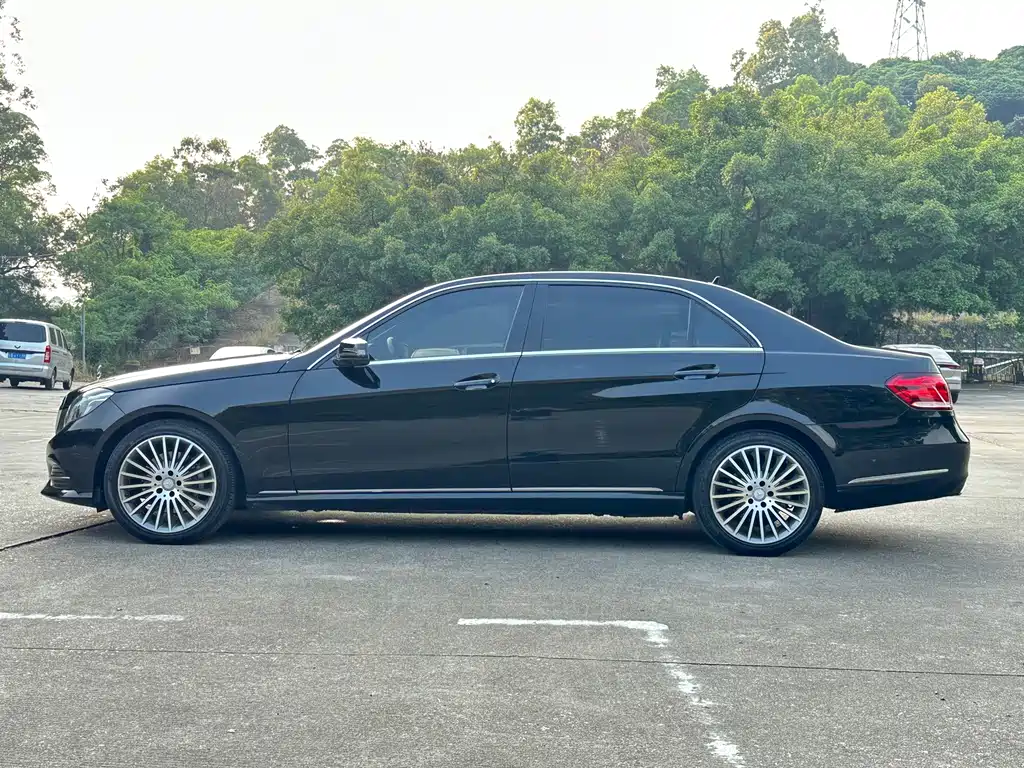 Mercedes-Benz E-Class — миниатюра 4