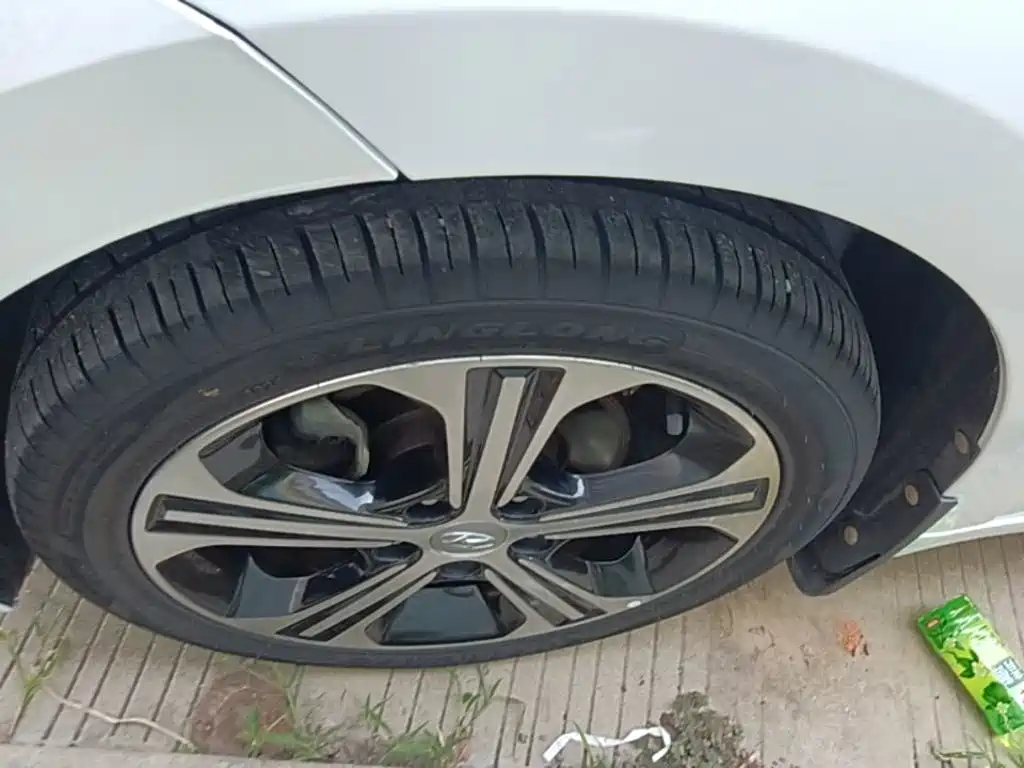Hyundai Elantra — миниатюра 23