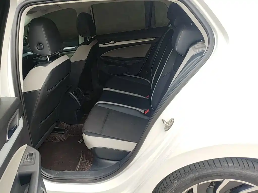 Volkswagen Golf — миниатюра 17