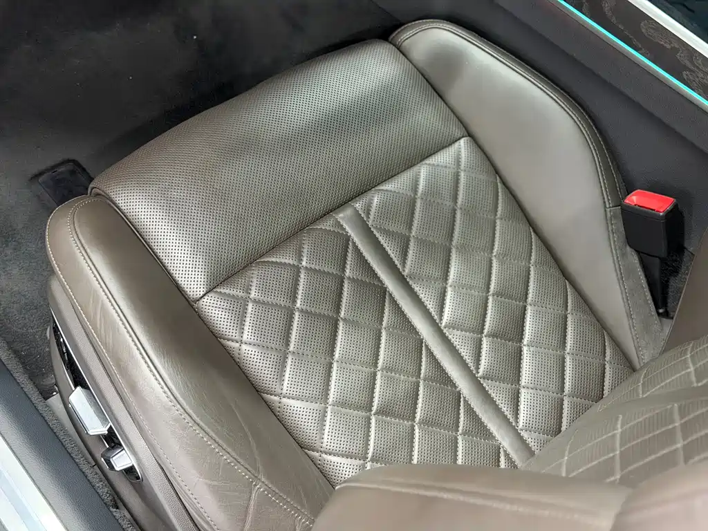 Audi A8 — миниатюра 8