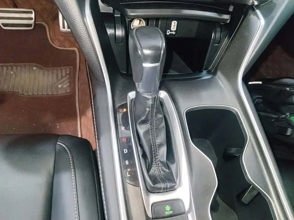 Honda Accord — миниатюра 14