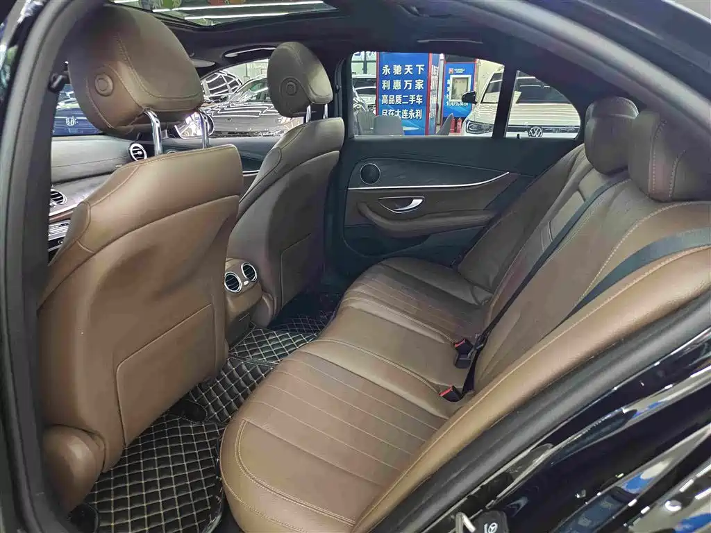 Mercedes-Benz E-Class (Import) — миниатюра 3