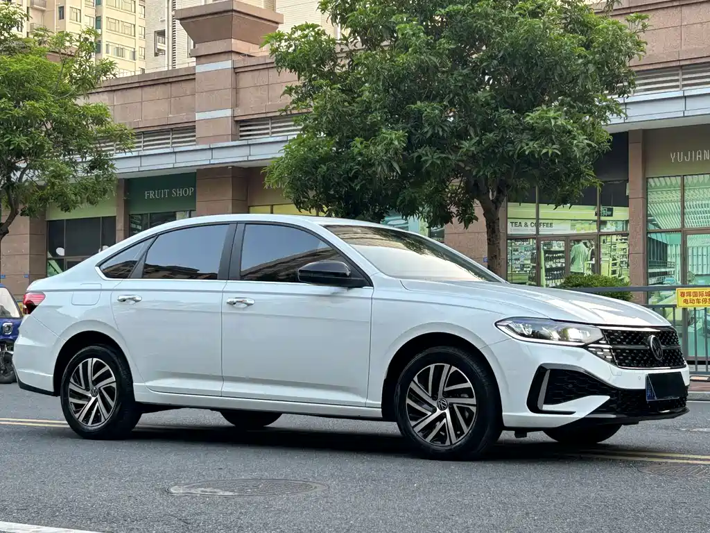 Volkswagen Lavida — миниатюра 3