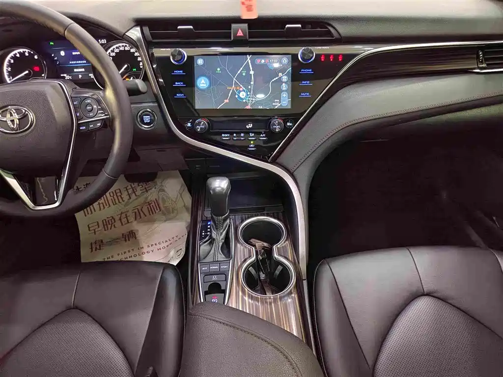 Toyota Camry — миниатюра 7