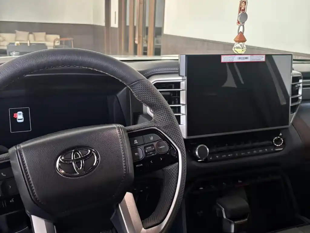 Toyota Sequoia — миниатюра 6