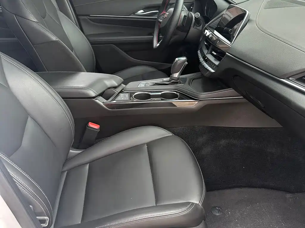 Cadillac CT4 — миниатюра 4
