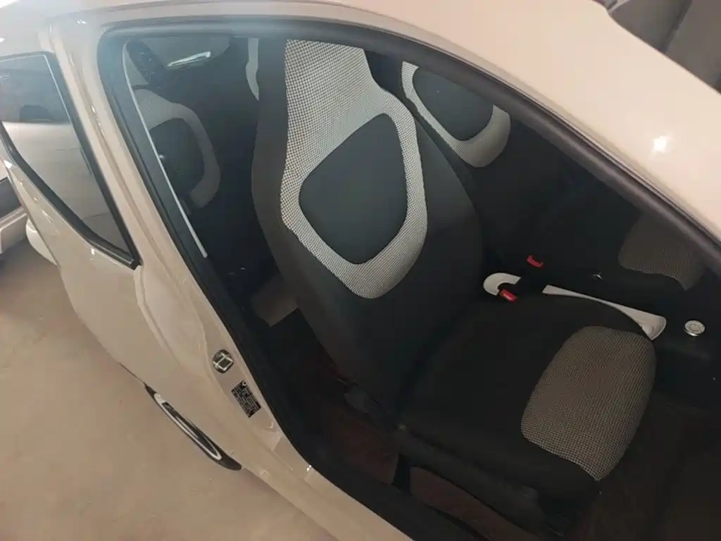 Wuling MINIEV — миниатюра 25