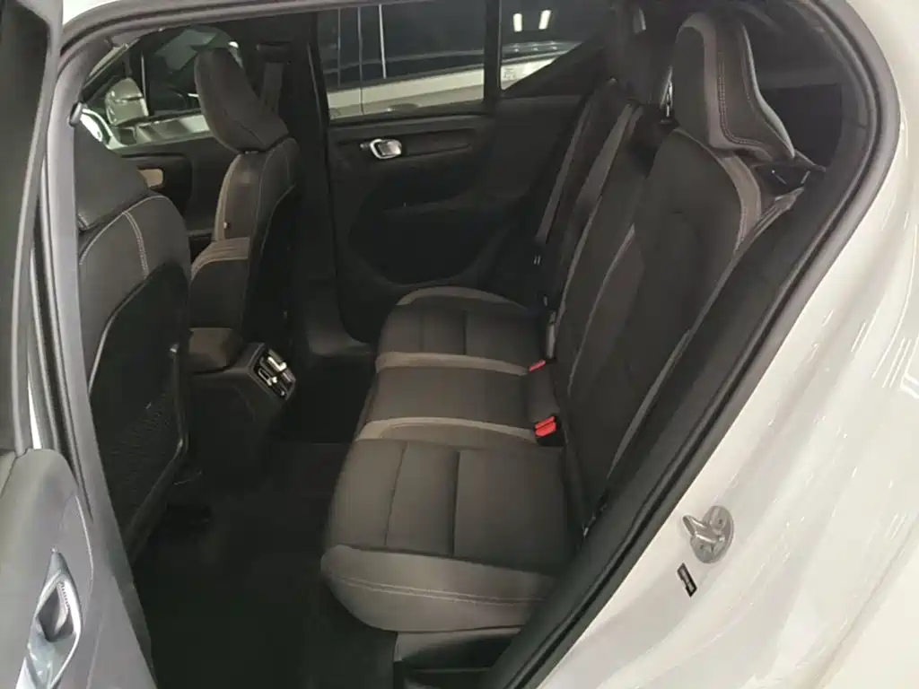 Volvo XC40 — миниатюра 17