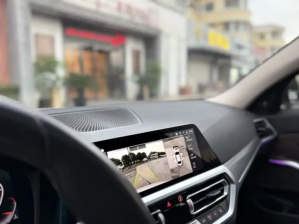 BMW 3 Series — миниатюра 12