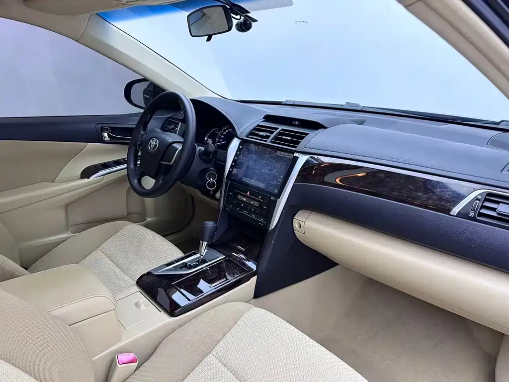 Toyota Camry — миниатюра 9