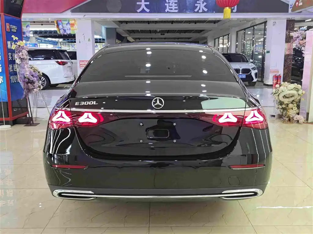 Mercedes-Benz E-Class — миниатюра 5