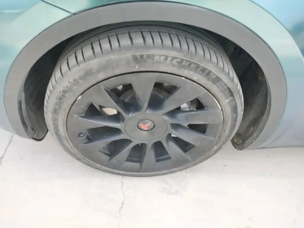 Tesla Model Y — миниатюра 23