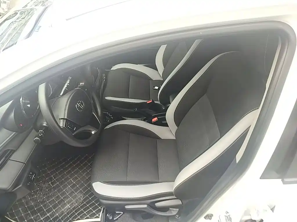 Toyota Yaris L — миниатюра 15
