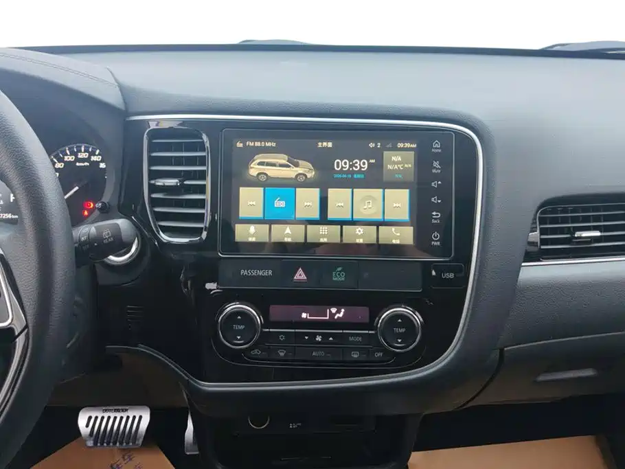 Mitsubishi Outlander — миниатюра 13
