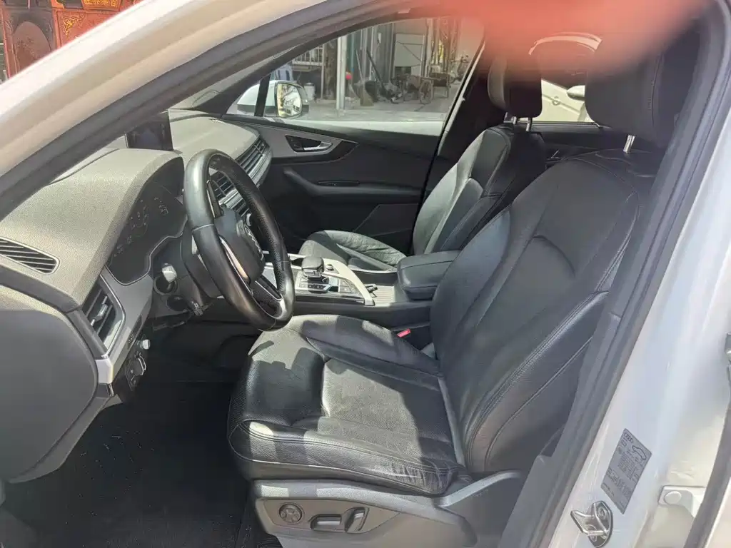 Audi Q7 — миниатюра 3
