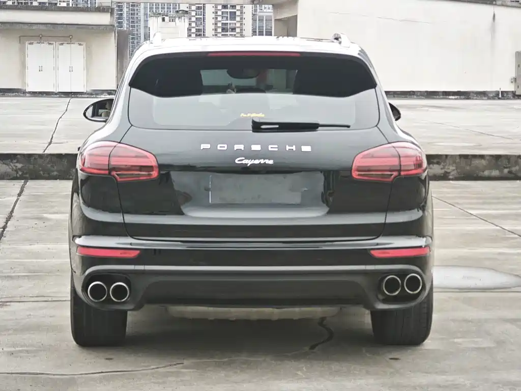 Porsche Cayenne — миниатюра 6