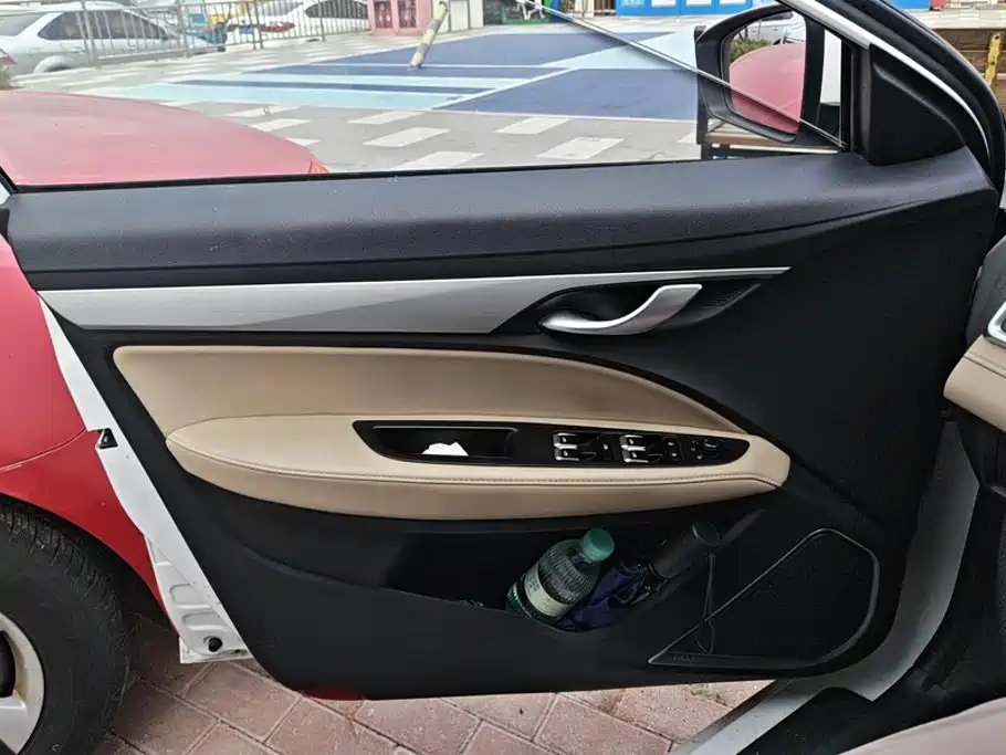 Geely Emgrand — миниатюра 7