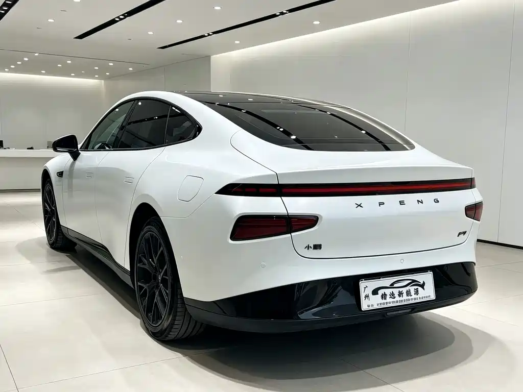 XPeng P7 — миниатюра 27