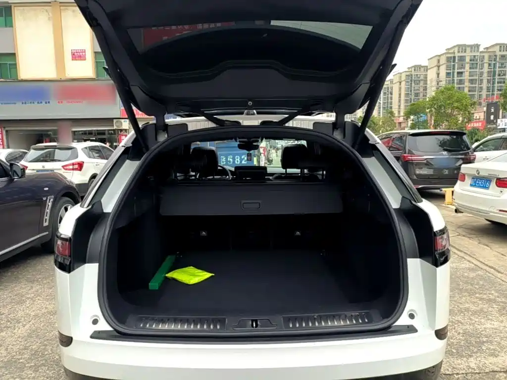 Land Rover Velar — миниатюра 19