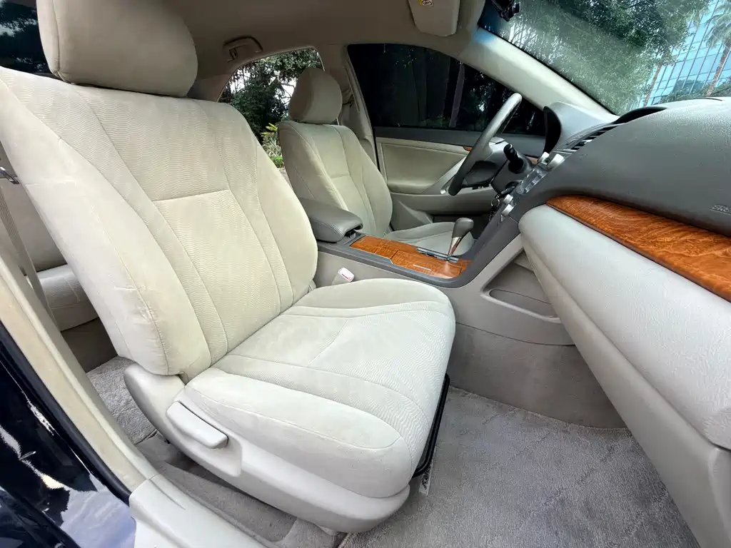 Toyota Camry — миниатюра 19