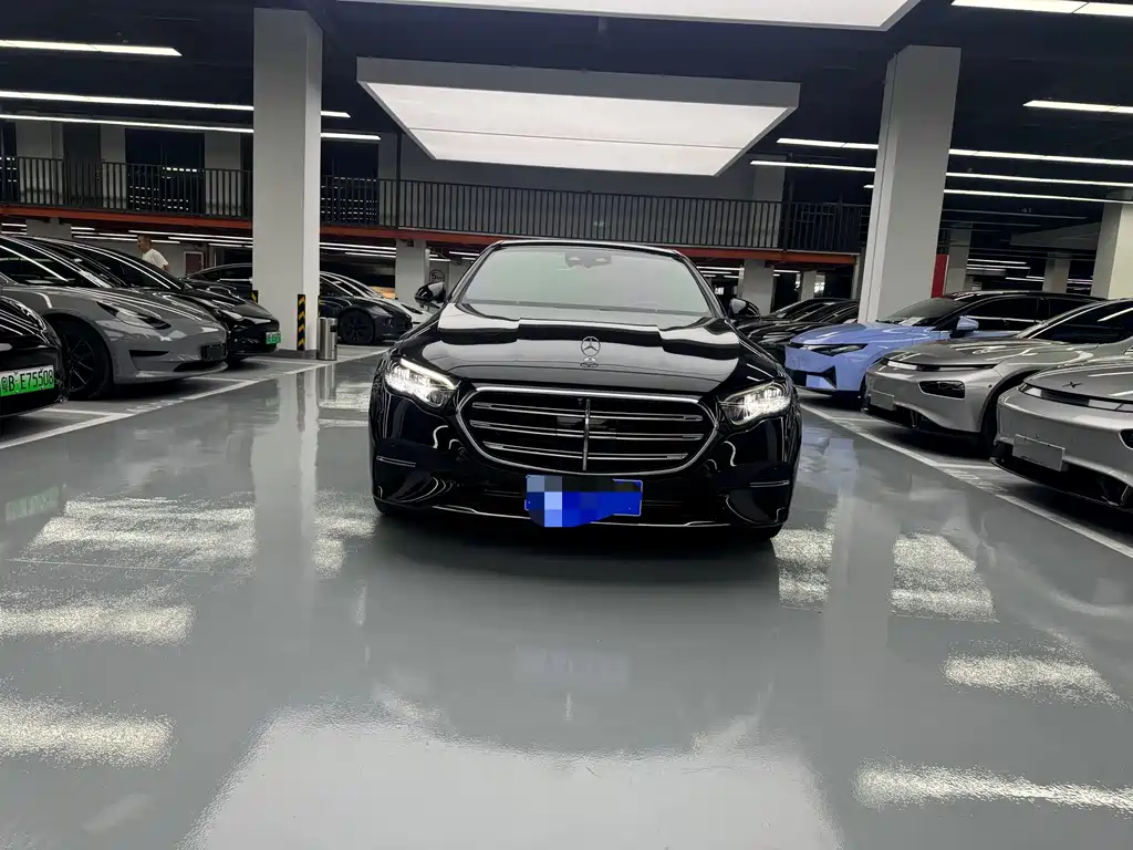 Mercedes-Benz E-Class — миниатюра 2