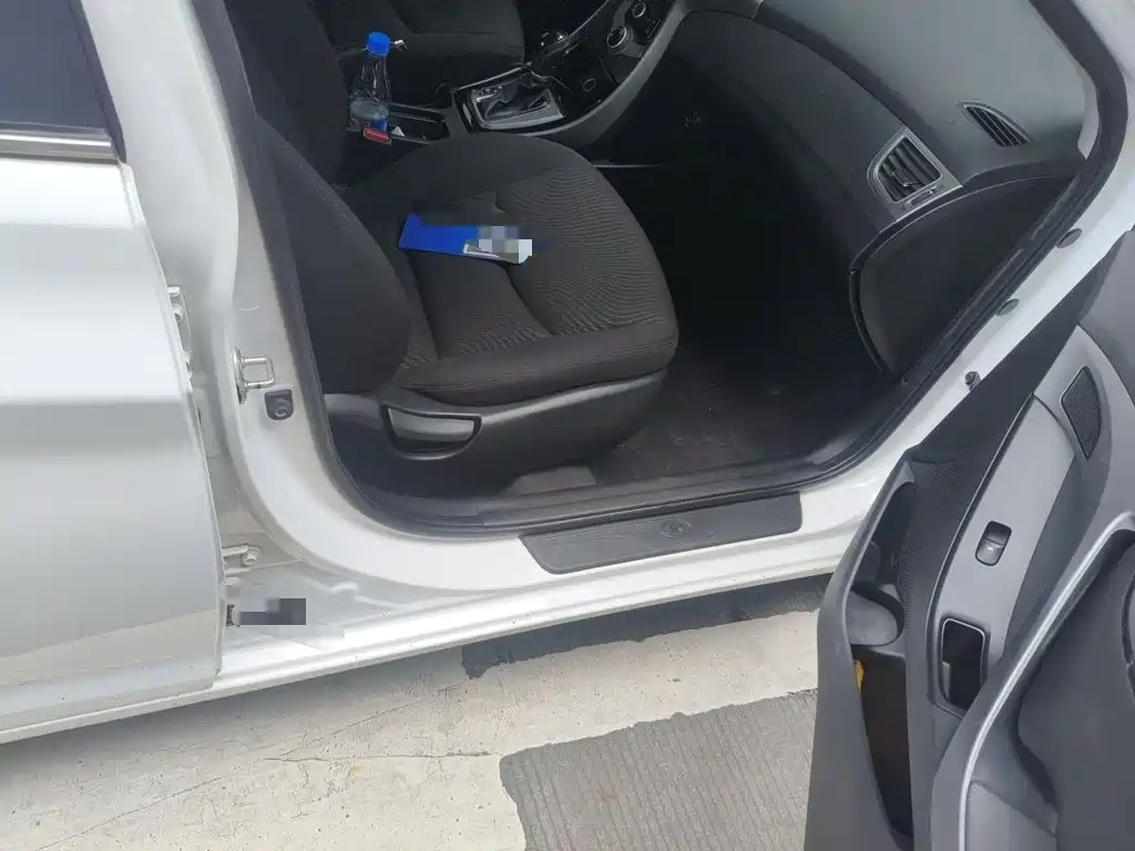 Hyundai Elantra Langdong — миниатюра 18