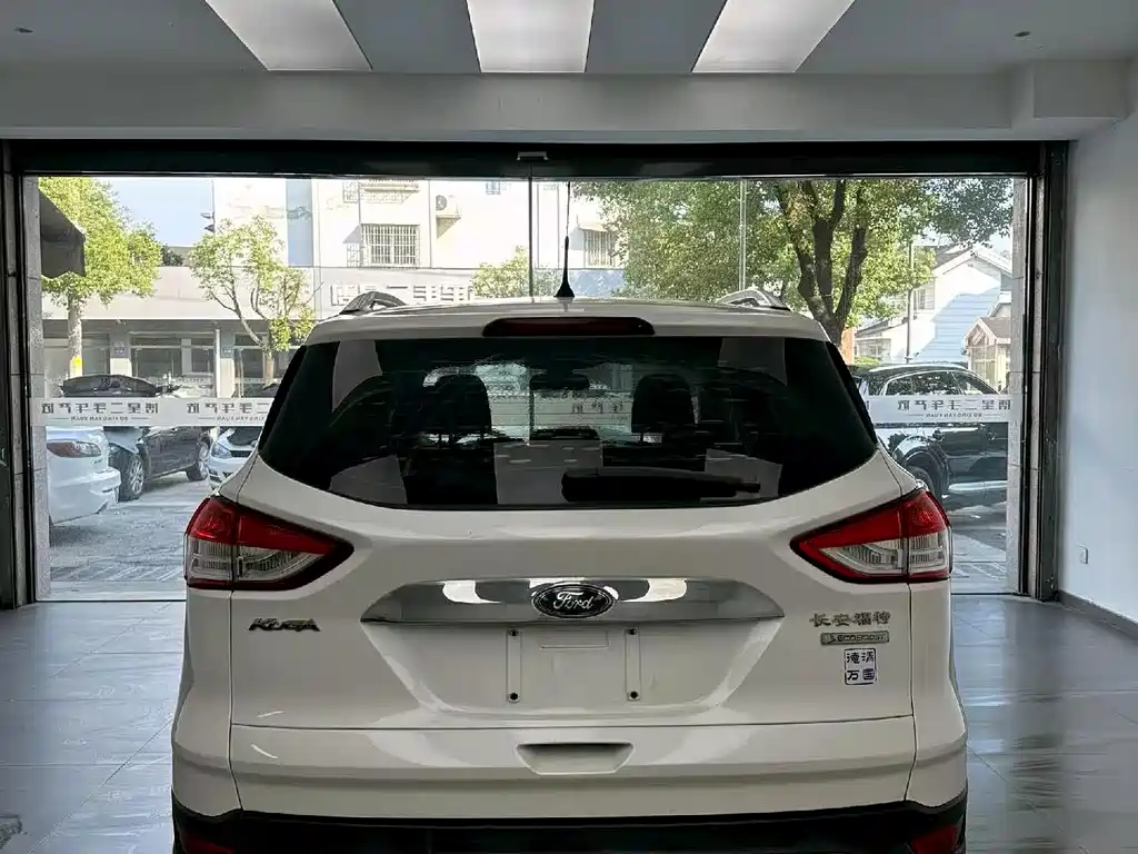 Ford Kuga — миниатюра 8