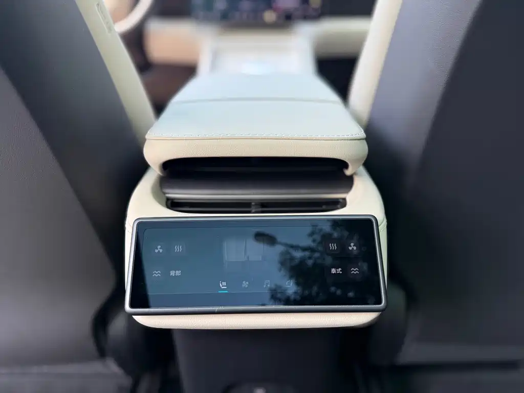 NIO ES6 — миниатюра 19