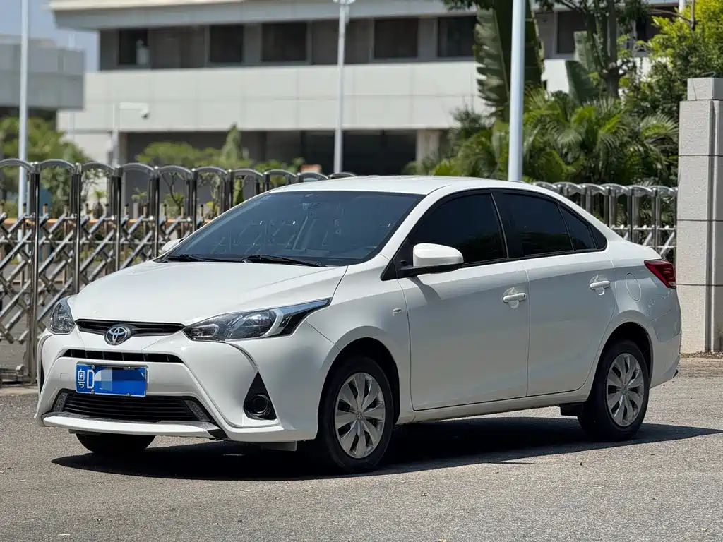 Toyota Yaris L