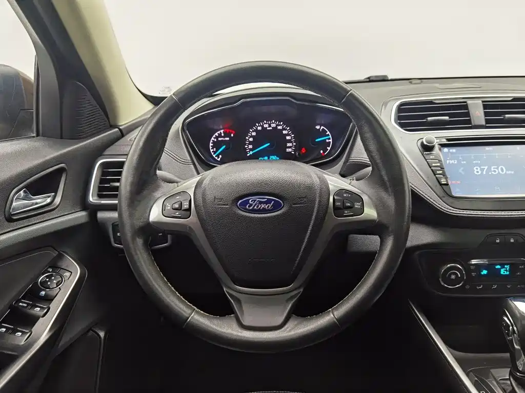 Ford Escort — миниатюра 11