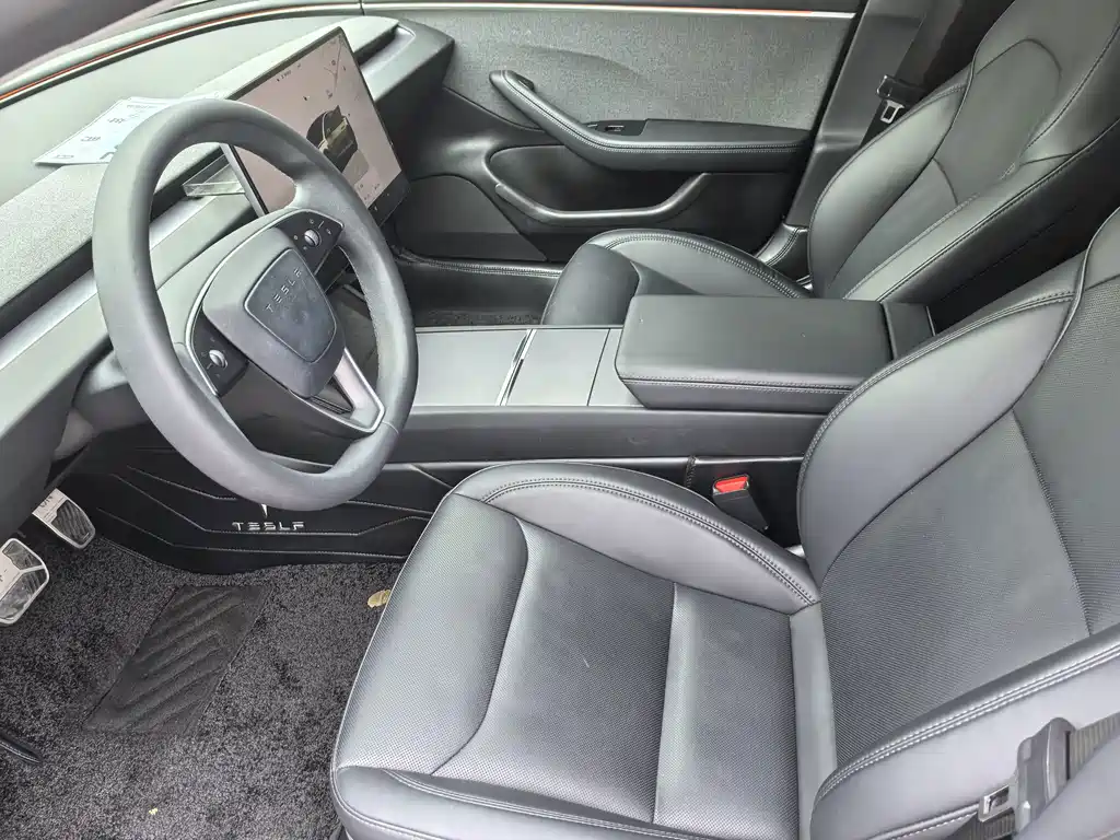 Tesla Model 3 — миниатюра 4