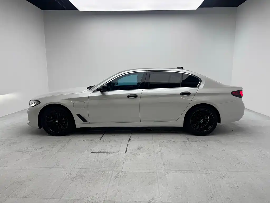 BMW i5 — миниатюра 2