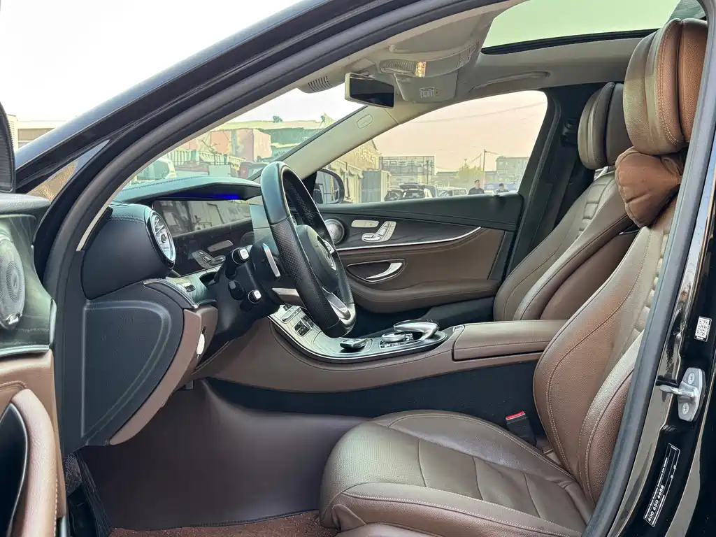 MERCEDES-BENZ E CLASS