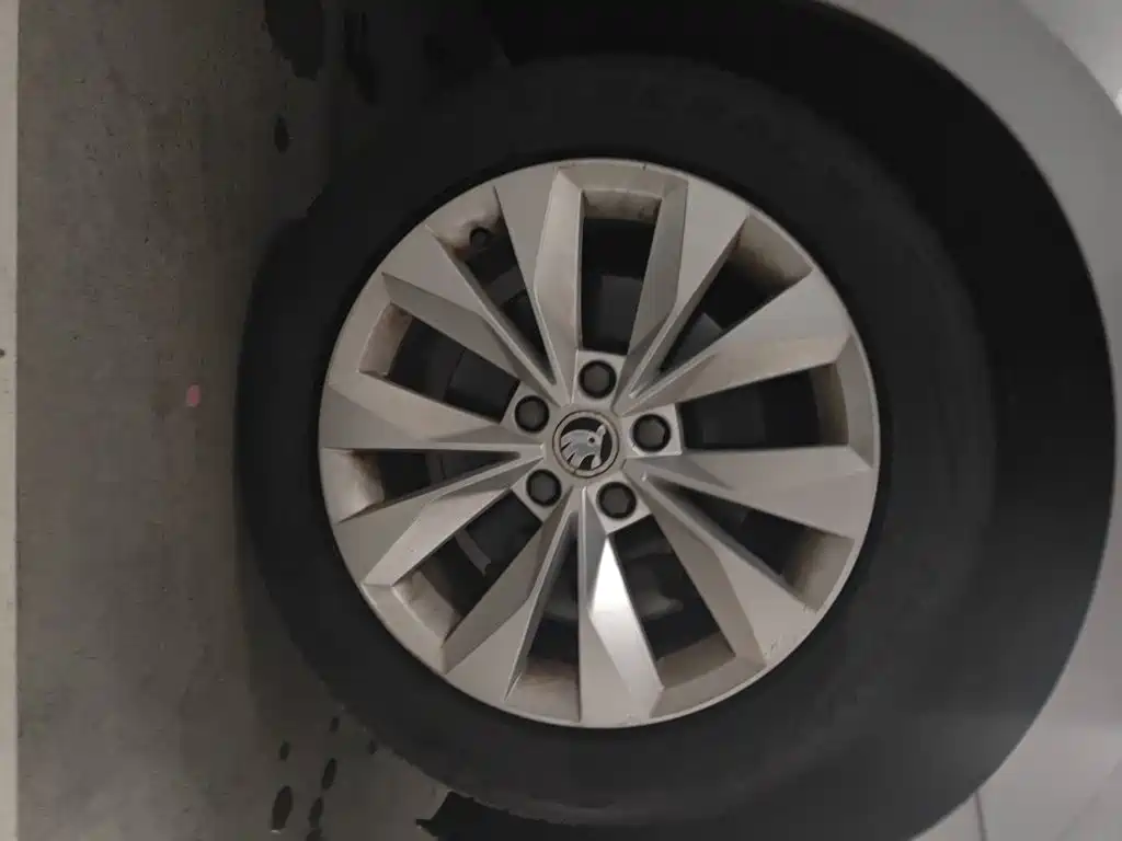 Skoda Superb — миниатюра 25