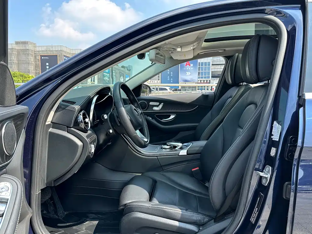 Mercedes-Benz C-Class — миниатюра 8
