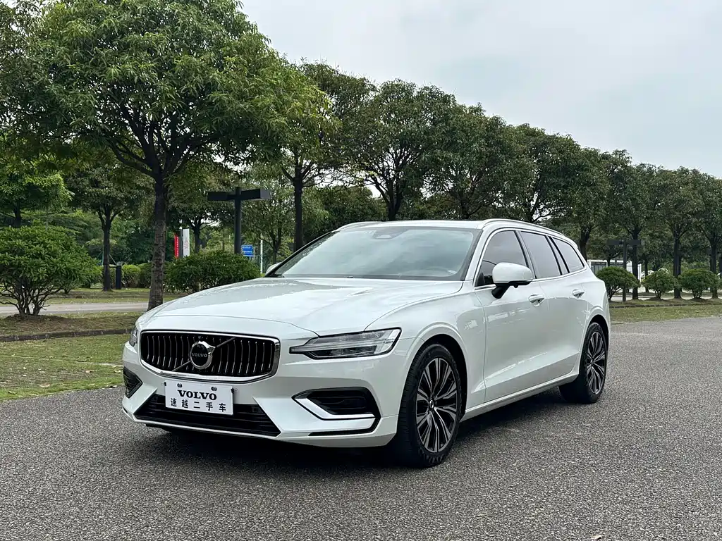 Volvo V60 2022