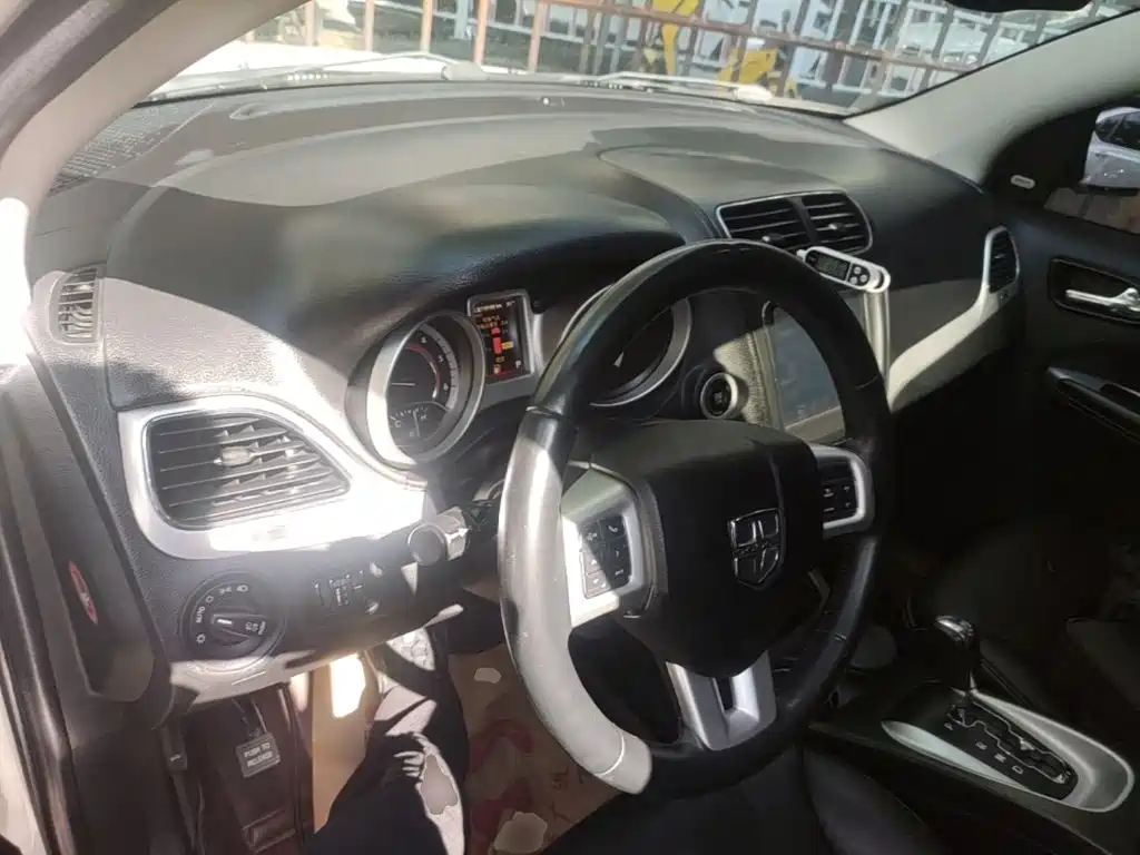 Dodge Journey — миниатюра 10