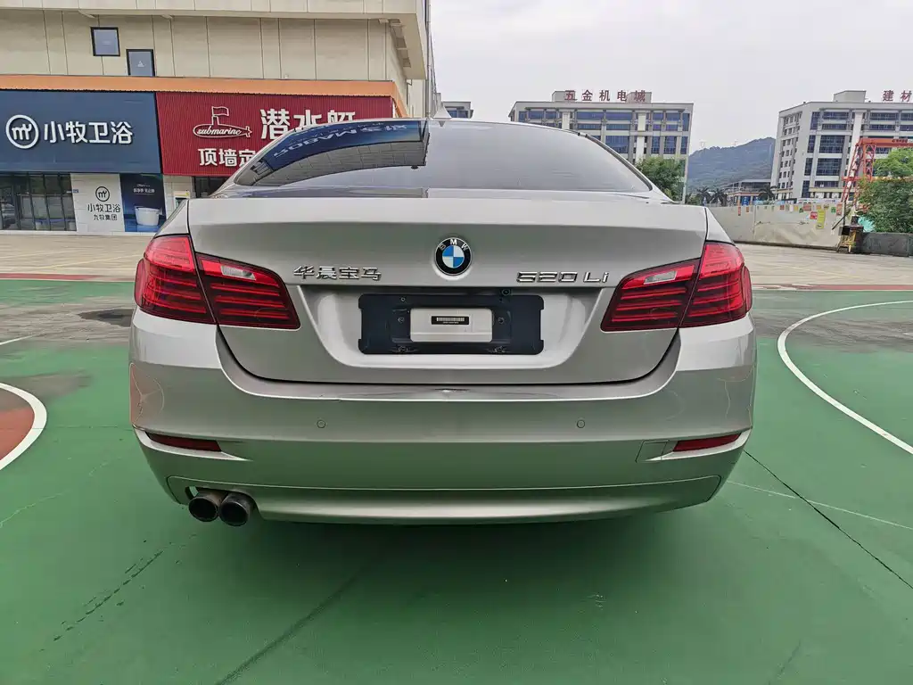 BMW 5 Series — миниатюра 4
