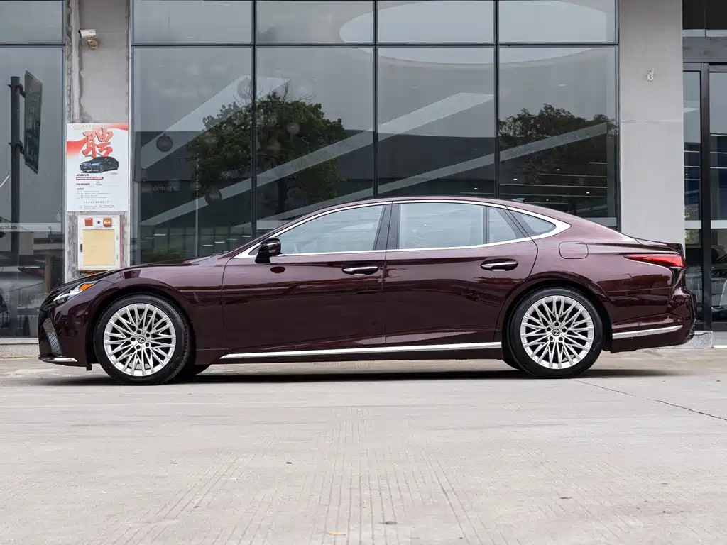 Lexus LS — миниатюра 4