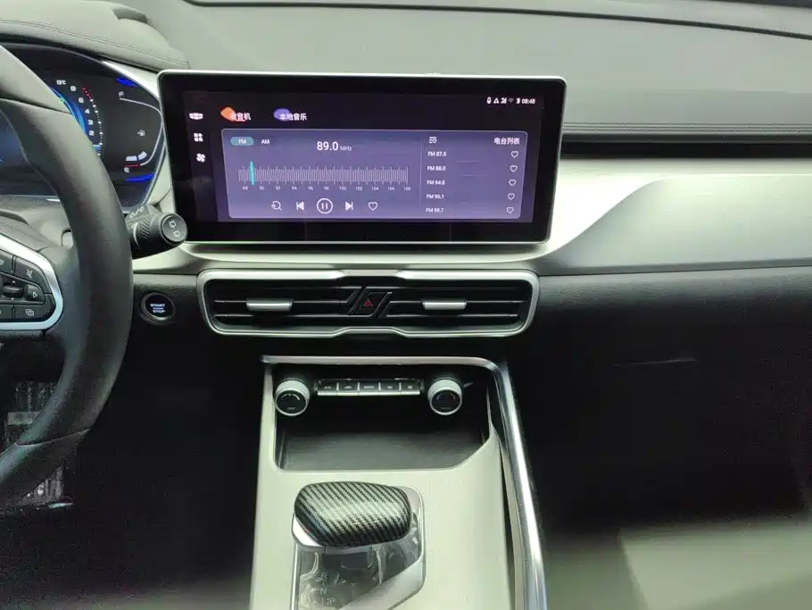 Geely Binyue — миниатюра 13