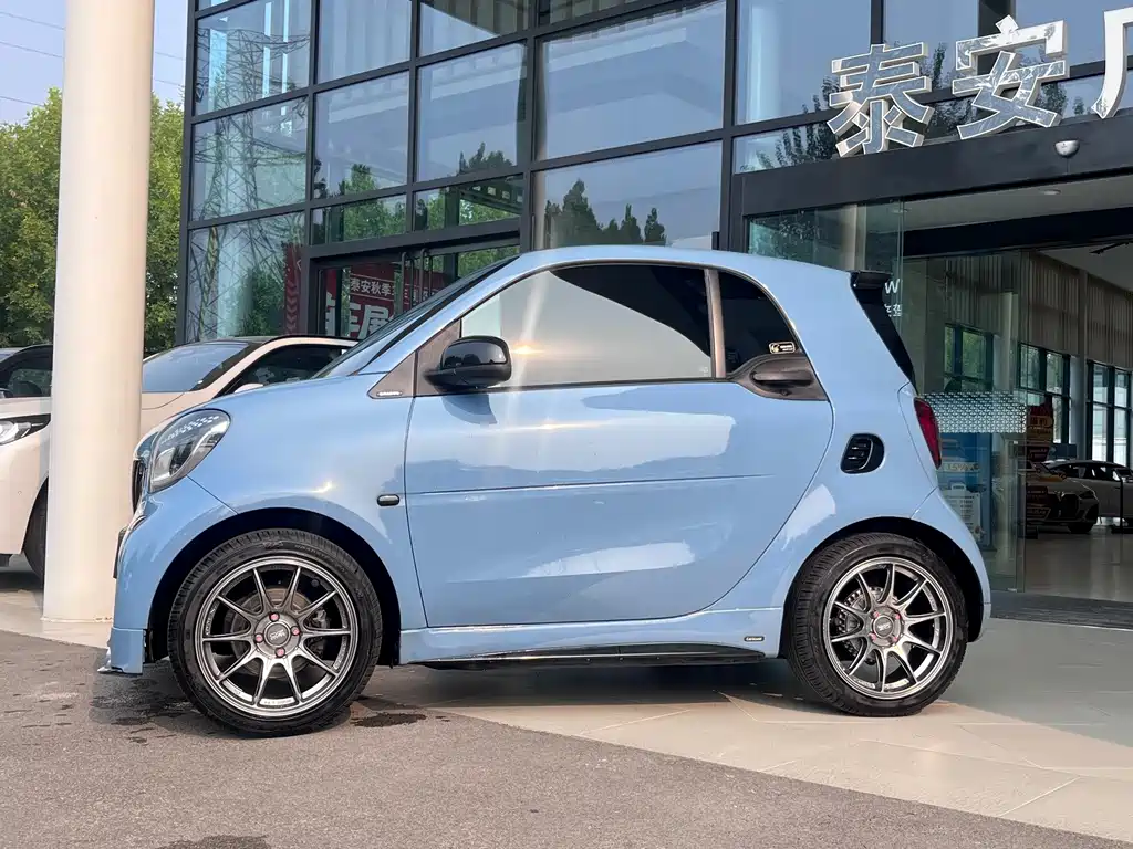 smart Smart Fortwo — миниатюра 2