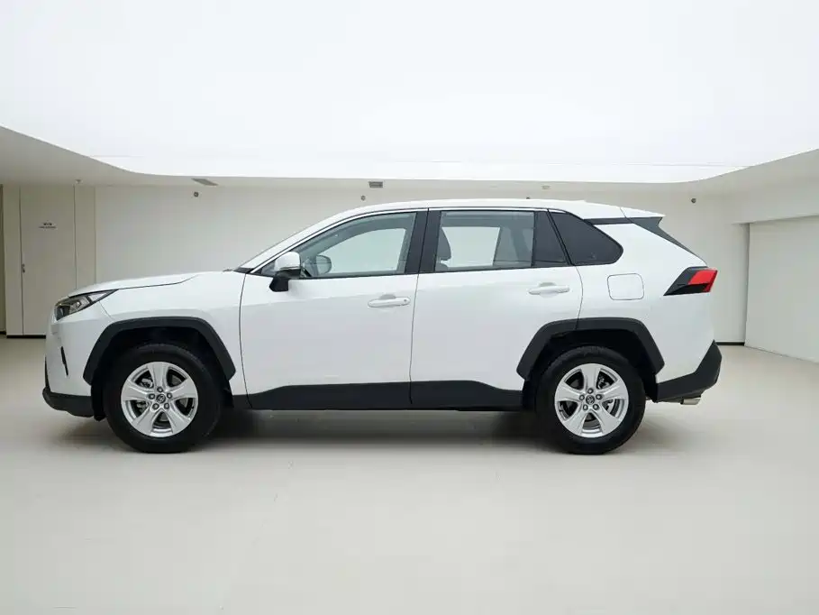 Toyota RAV4 — миниатюра 3