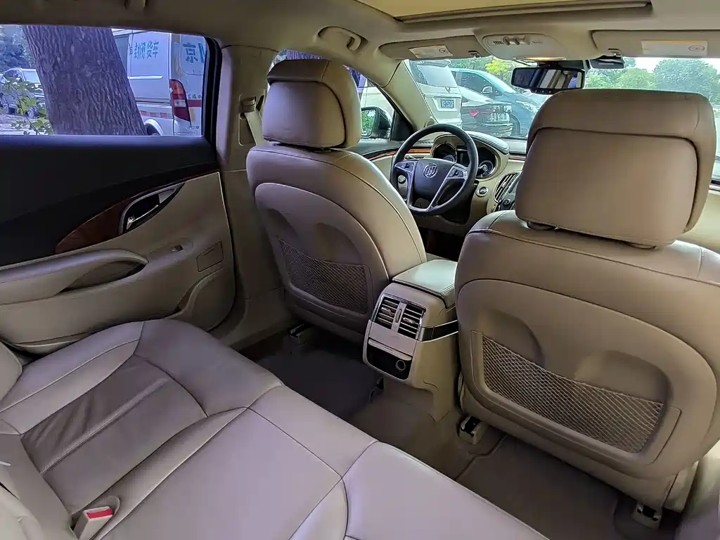 Buick LaCrosse — миниатюра 15