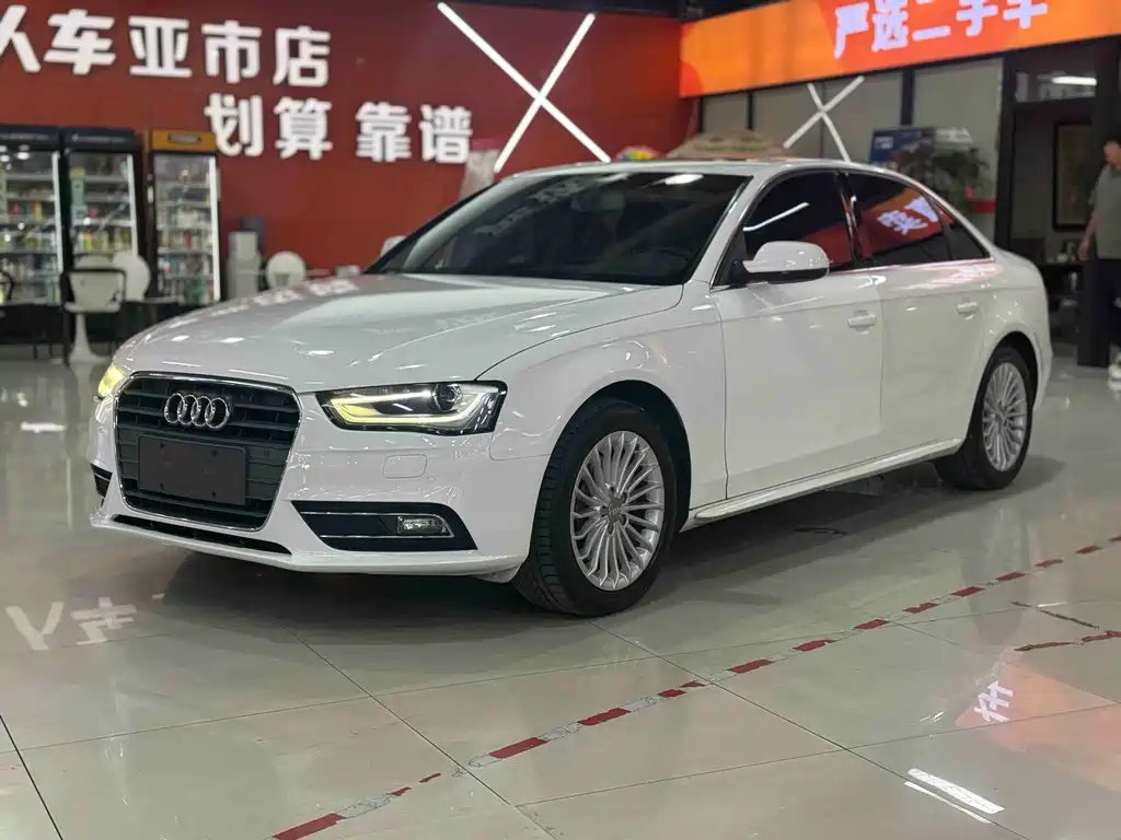 Audi A4L 2015