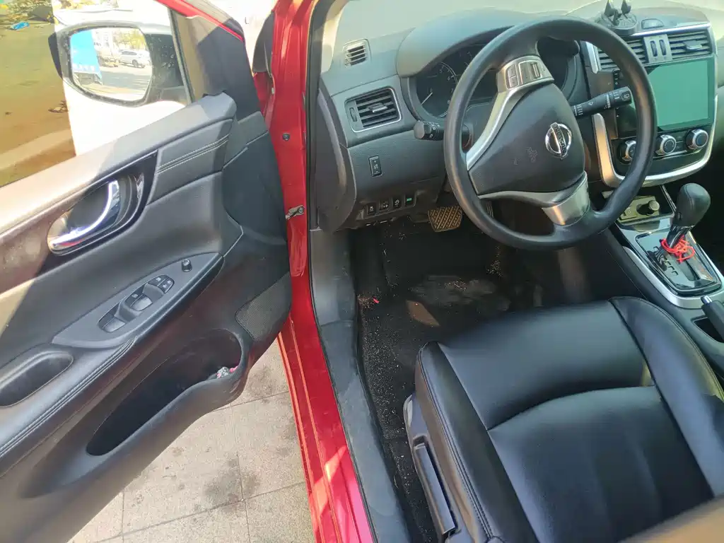 Nissan Tiida — миниатюра 7