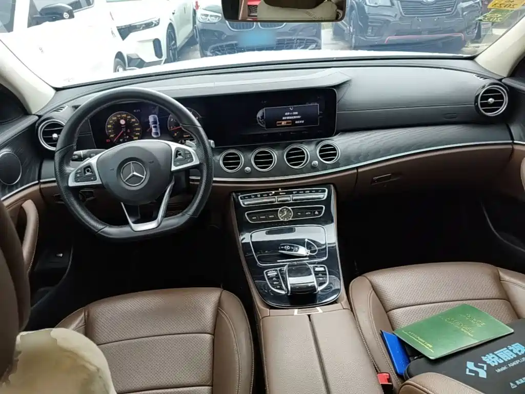 Mercedes-Benz E-Class — миниатюра 10