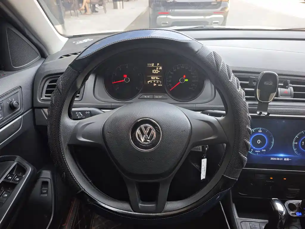 Volkswagen Lavida — миниатюра 10