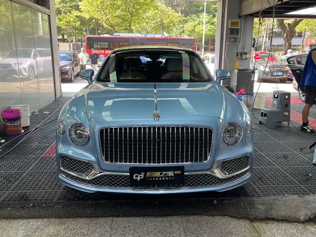 Bentley Flying Spur — миниатюра 2